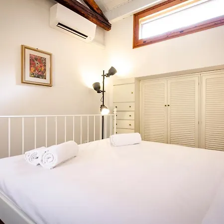 Stylish One Bedroom In The Heart Of アパート ボローニャ
