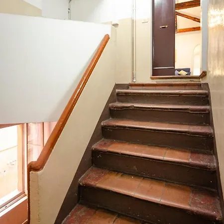 Stylish One Bedroom In The Heart Of アパート