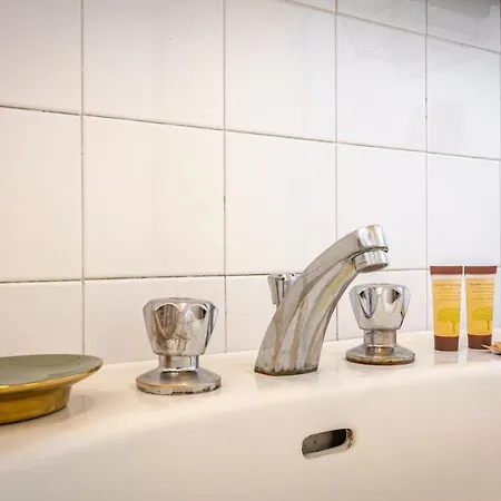 Stylish One Bedroom In The Heart Of *